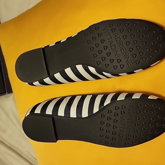 NEW WITHOUT TAGS Adrienne Vittadini Navy/White Shoes - Picture 11 of 11